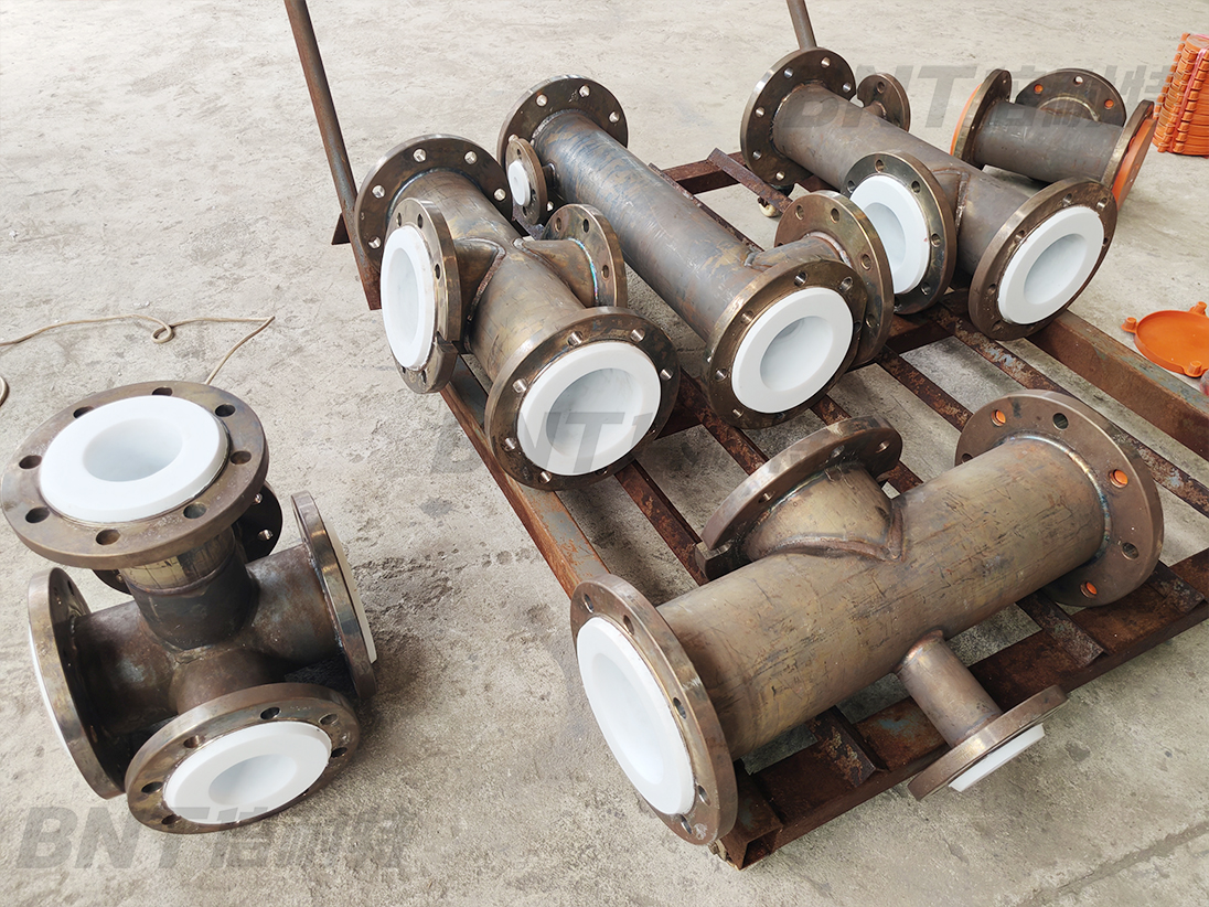 雅安用戶訂購的等靜壓襯四氟管道管件已高效發貨！